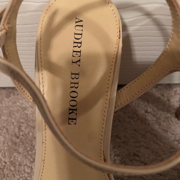 Heels - Picture 2 of 5